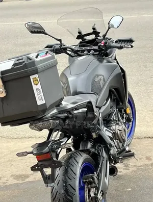 Nouveau Yamaha XSR700 2024 Noir