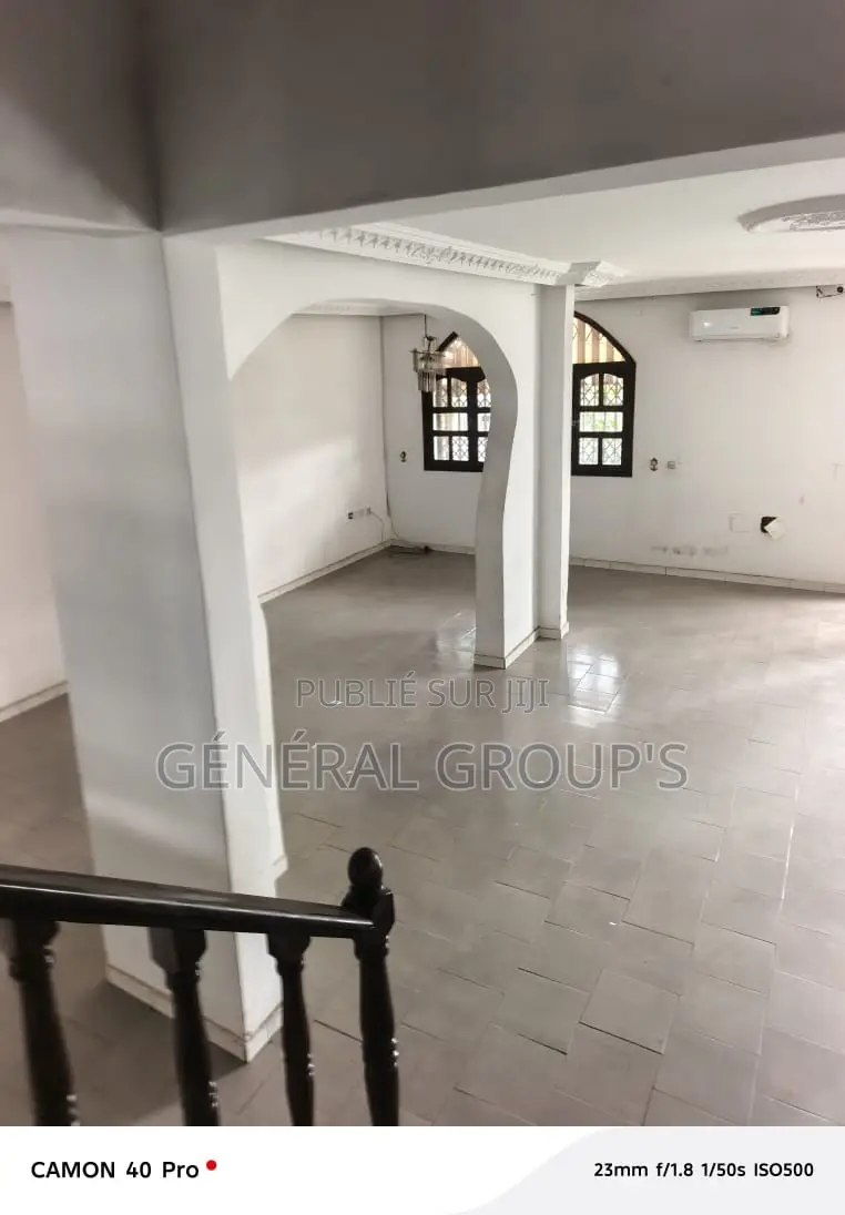 4chbre Appartement partagé dans Boga Hugues, Cocody à Louer