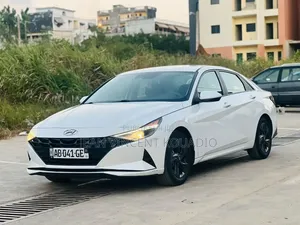 Hyundai Elantra Limited 2022 Blanc