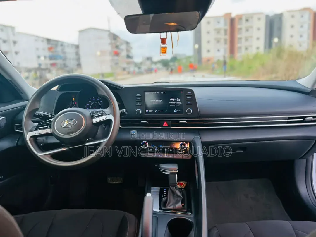 Hyundai Elantra Limited 2022 Blanc