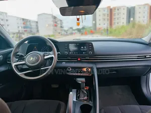 Hyundai Elantra Limited 2022 Blanc