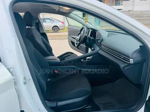 Hyundai Elantra Limited 2022 Blanc