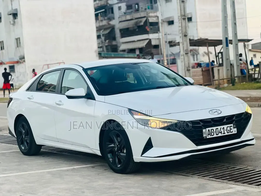 Hyundai Elantra Limited 2022 Blanc