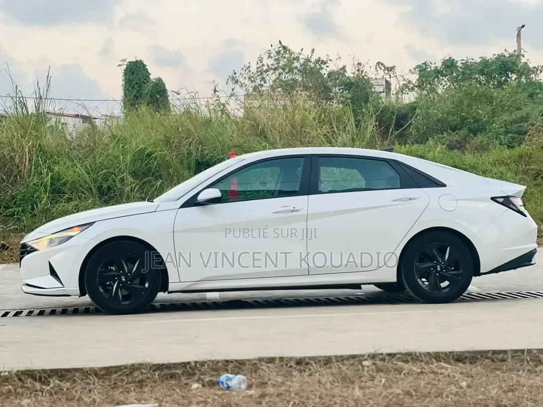 Hyundai Elantra Limited 2022 Blanc