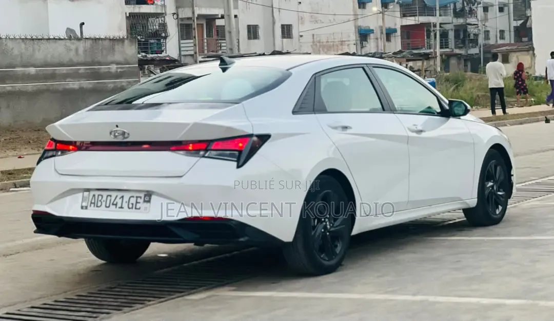Hyundai Elantra Limited 2022 Blanc
