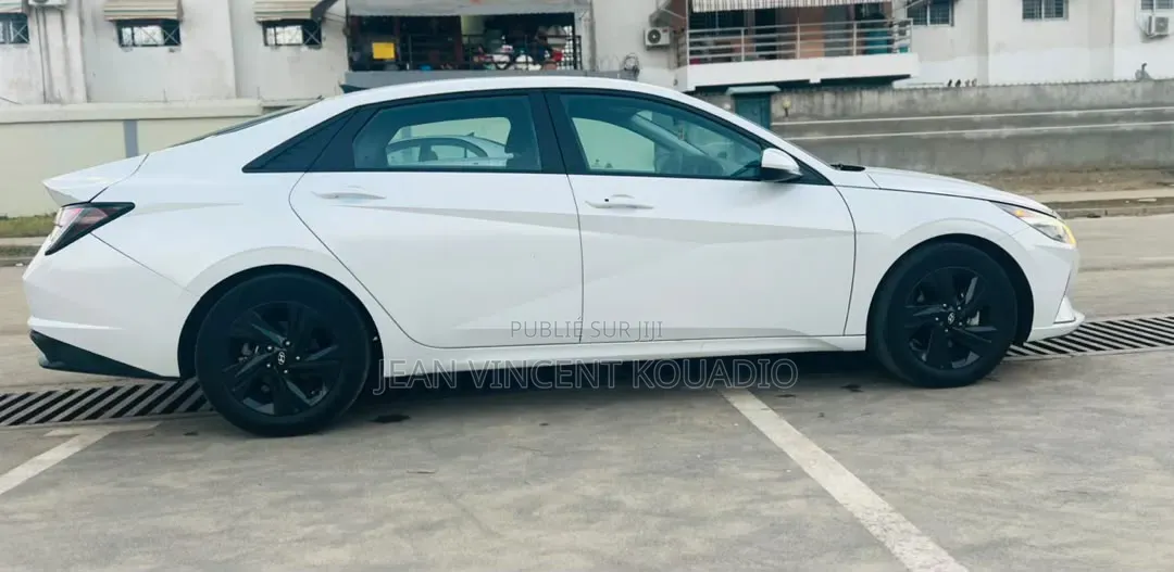 Hyundai Elantra Limited 2022 Blanc