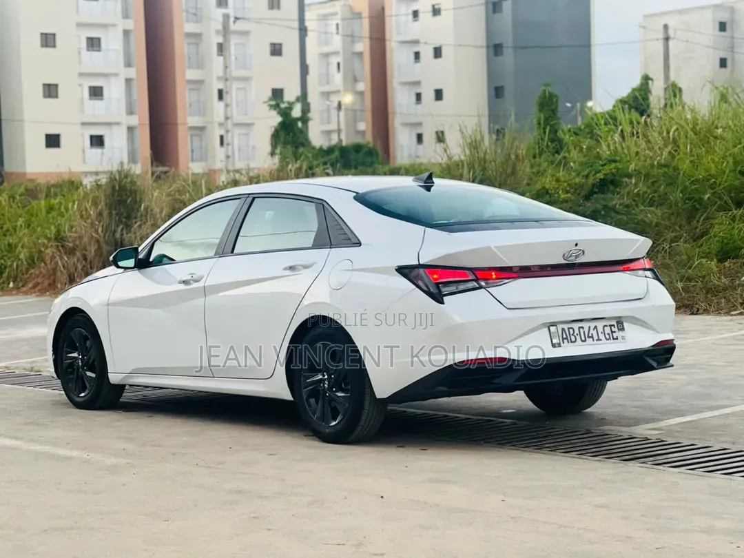 Hyundai Elantra Limited 2022 Blanc