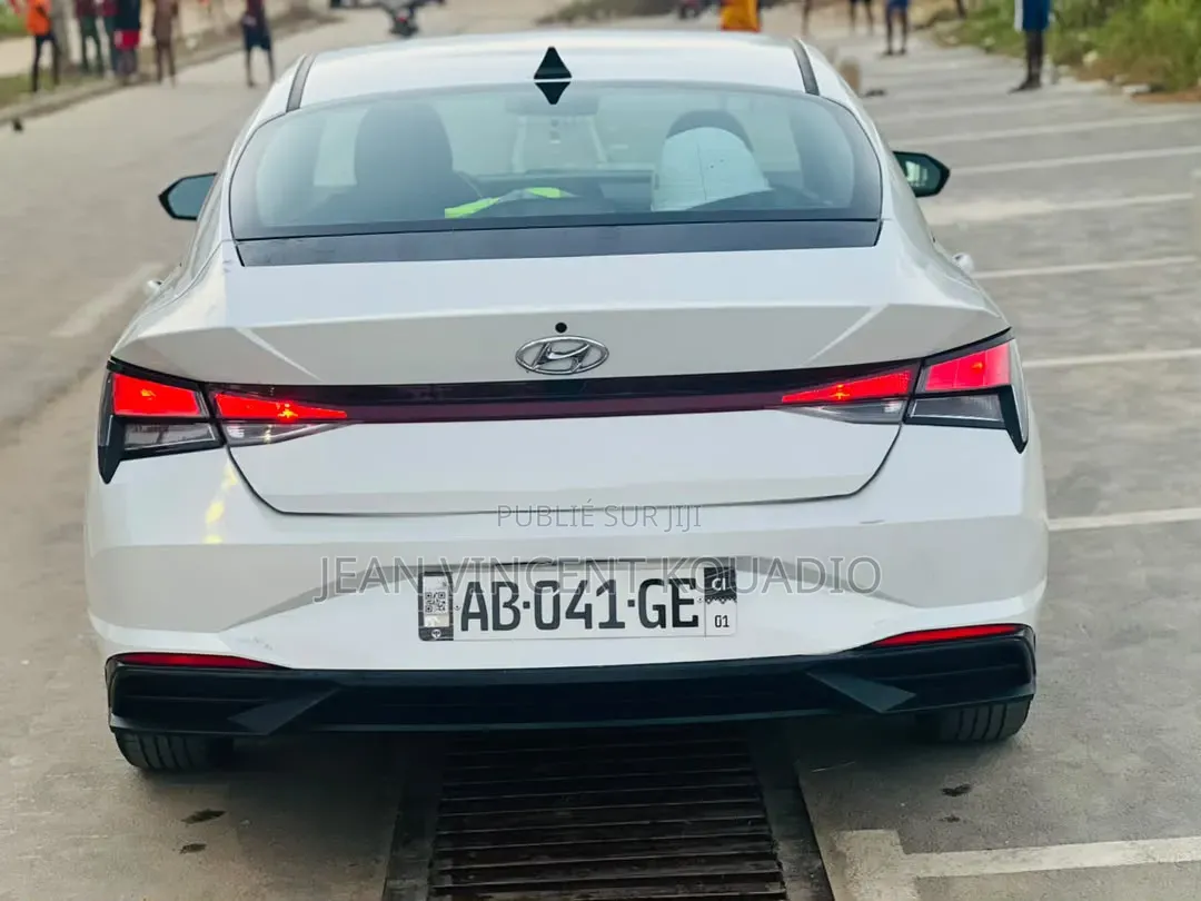 Hyundai Elantra Limited 2022 Blanc