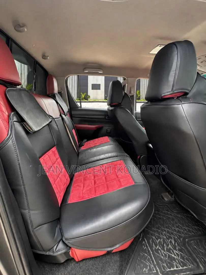 Toyota Hilux SR 4x4 2018 Noir