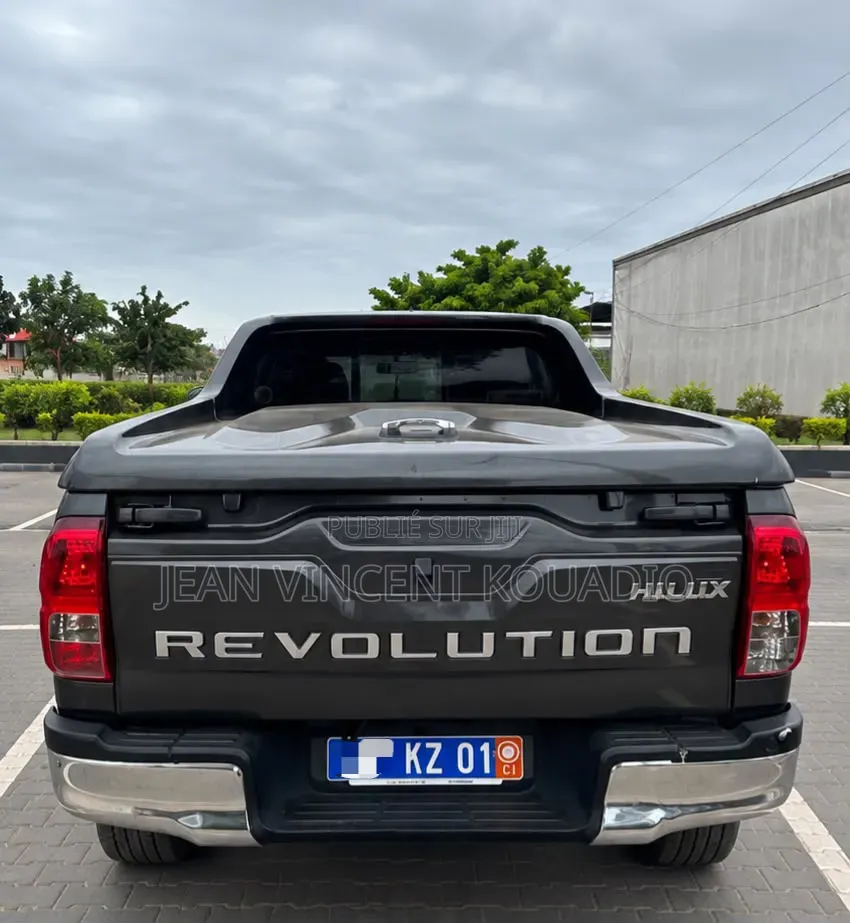 Toyota Hilux SR 4x4 2018 Noir
