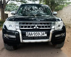Mitsubishi Pajero 2022 Noir