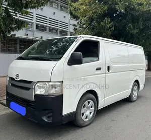 Toyota HiAce 2022 Blanc