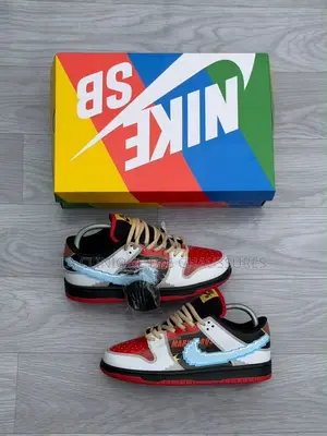 Ces Baskets Nike SB Dunk Low