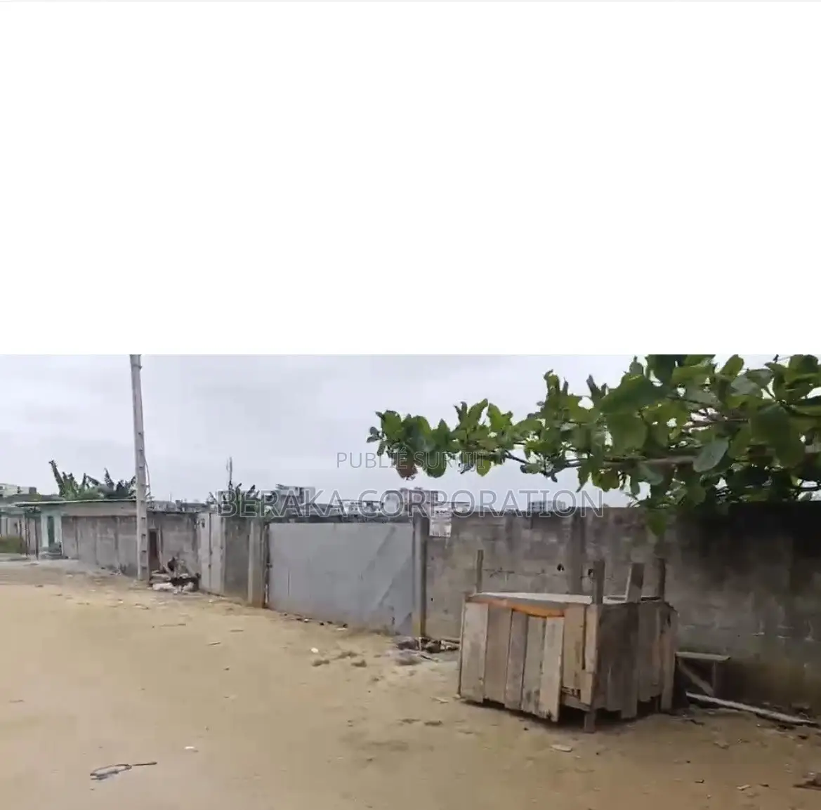 À VENDRE – DJOROGOBITÉ 1 en Bordure D’une Voie Perpendiculaire À