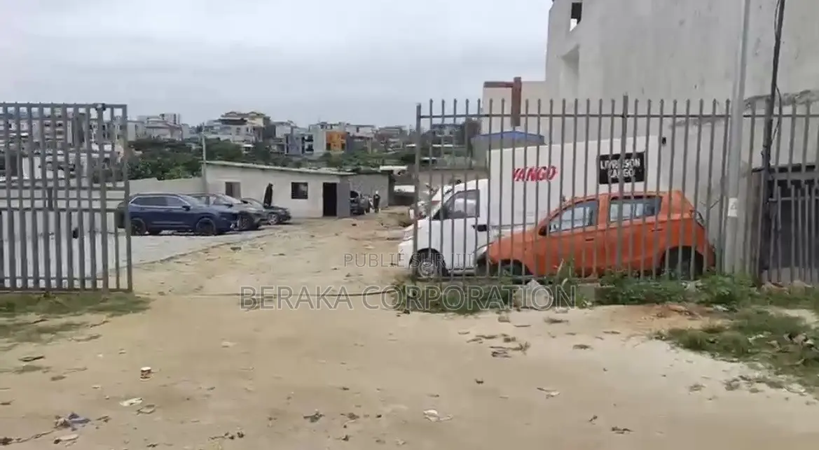 À VENDRE – DJOROGOBITÉ 1 en Bordure D’une Voie Perpendiculaire À
