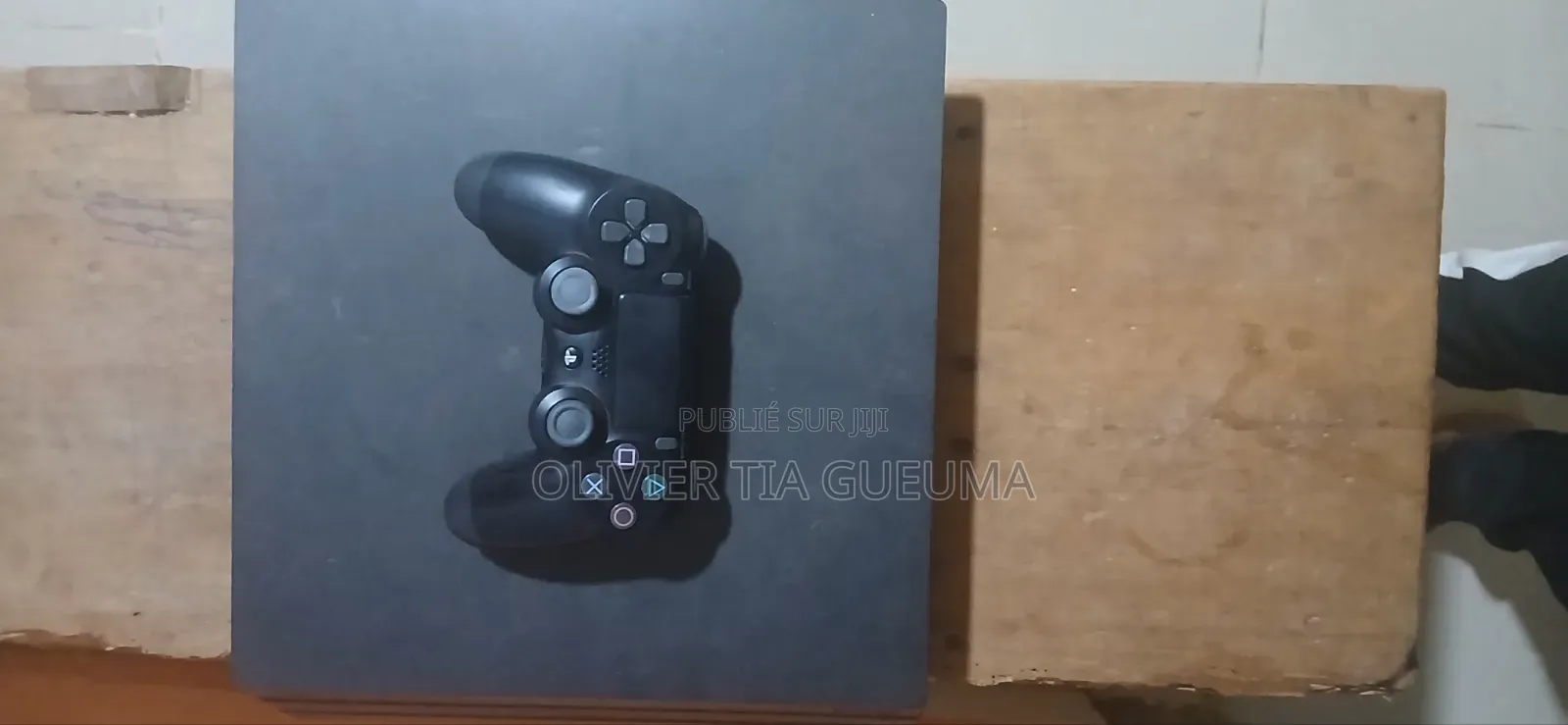 Console Ps4 Pro Cracker Avec Une Manette