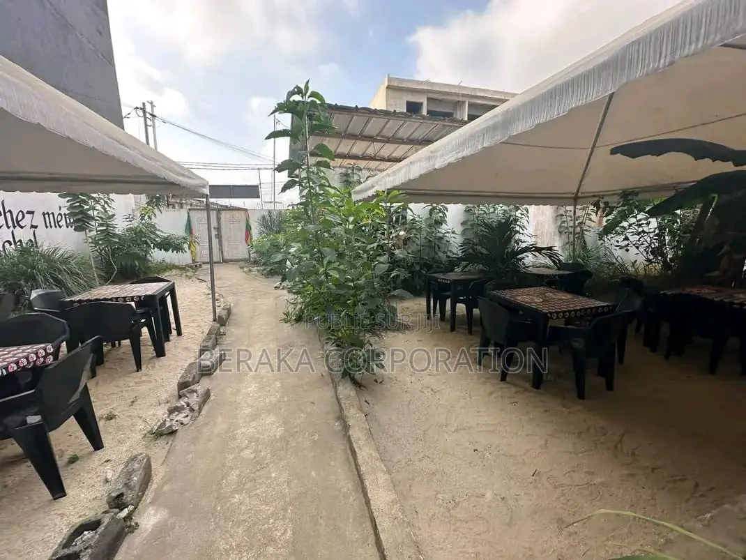  CESSION – ANGRÉ 8e TRANCHE  500 M2 Avec Lavage Auto, Dortoir 3 Cha