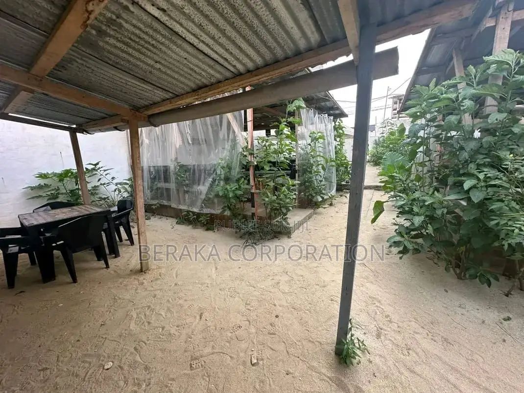  CESSION – ANGRÉ 8e TRANCHE  500 M2 Avec Lavage Auto, Dortoir 3 Cha