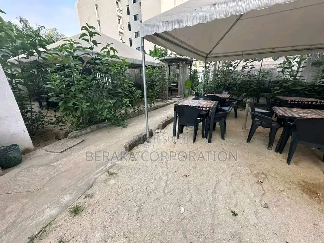  CESSION – ANGRÉ 8e TRANCHE  500 M2 Avec Lavage Auto, Dortoir 3 Cha
