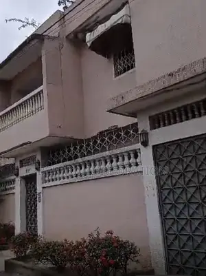12chbre Duplex dans Beraka Corporation, Cocody à Vendre