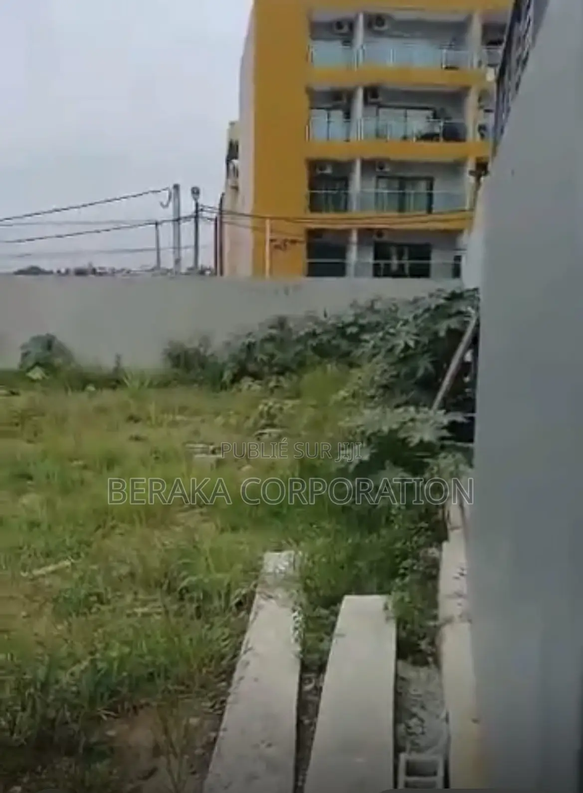  TERRAIN À LOUER – COCODY  Entre École De Police Gendarmerie 