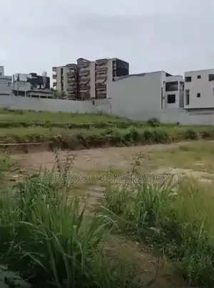  TERRAIN À LOUER – COCODY  Entre École De Police Gendarmerie 