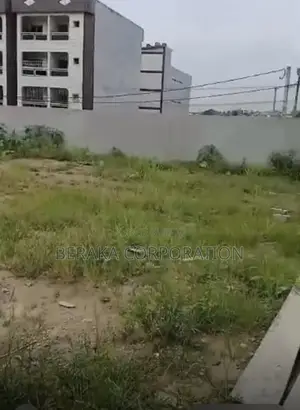 TERRAIN À LOUER – COCODY  Entre École De Police Gendarmerie 