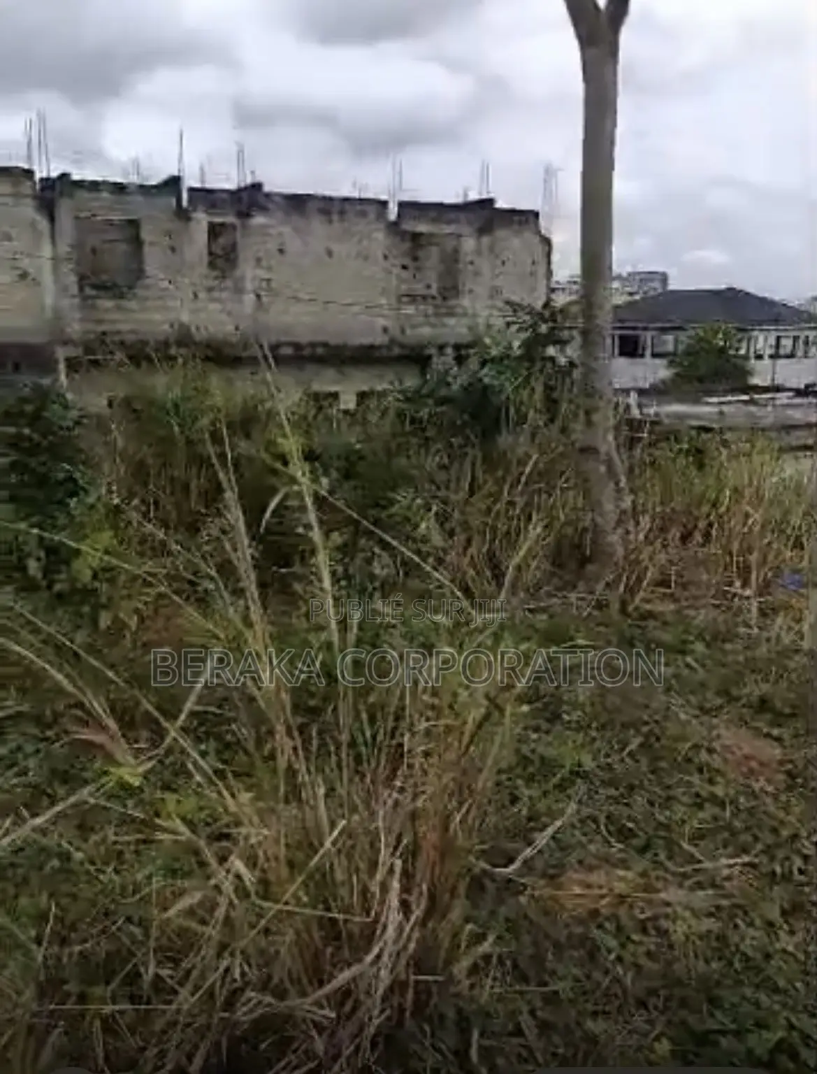 BINGERVILLE – APRÈS CITÉ FEH KESSÉ Duplex Inachevé Sur 418 M2 Pri