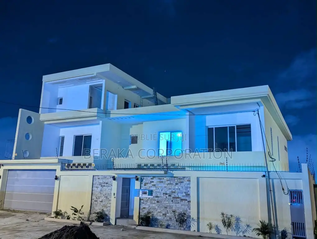 12chbre Duplex dans Beraka Corporation, Cocody à Vendre
