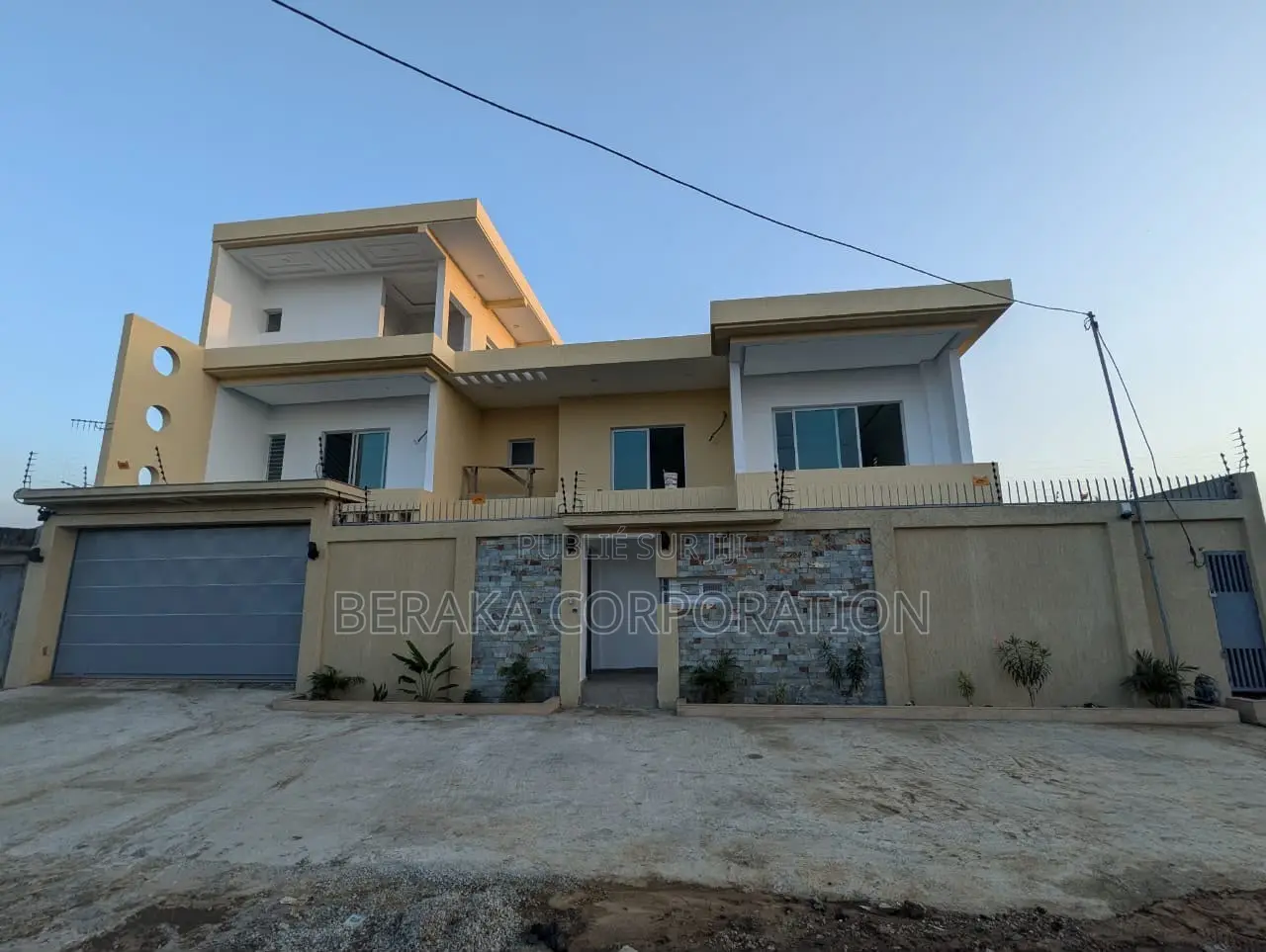 12chbre Duplex dans Beraka Corporation, Cocody à Vendre