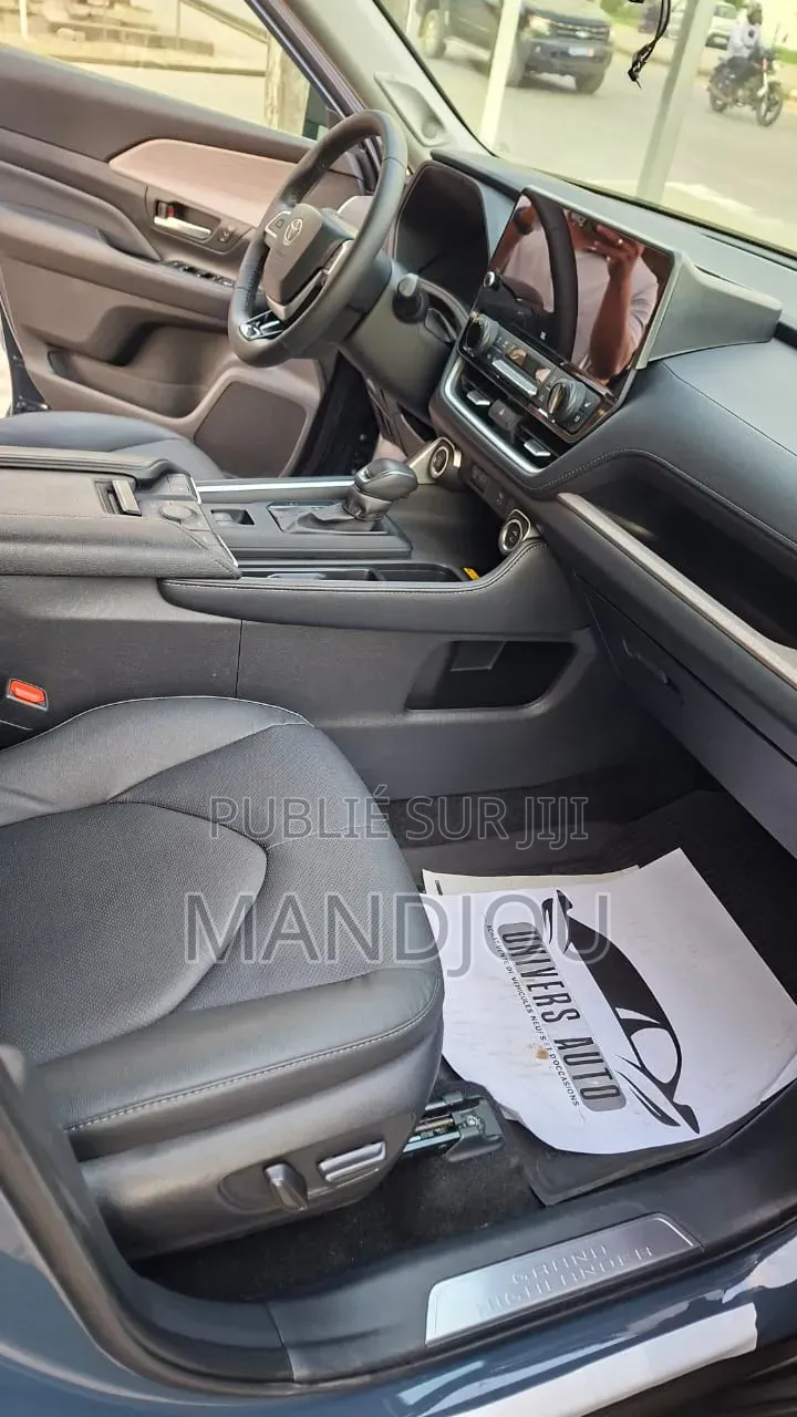 Nouveau Toyota Grand Highlander 2026 Bleu