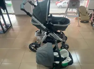 Poussette Trio Évolutive (Avec Cosy / Siège Auto) – État Neuf