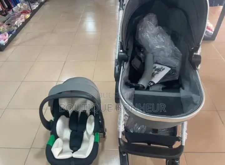 Poussette Trio Évolutive (Avec Cosy / Siège Auto) – État Neuf