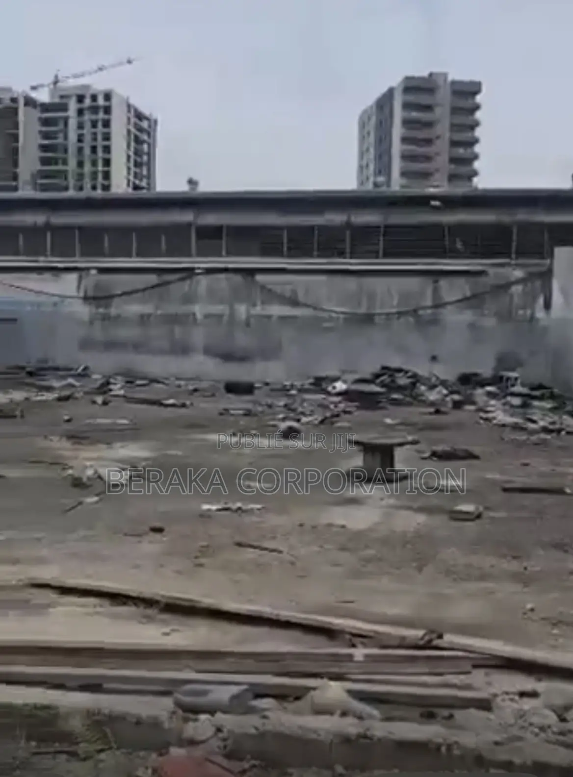  TERRAIN À LOUER – ZONE 4  Rue Mercedes, Face SOTACI  1 000 M2 | 