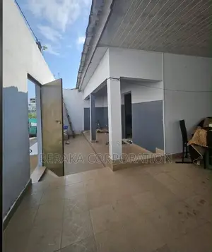3chbre Villa dans Beraka Corporation, Cocody à Vendre