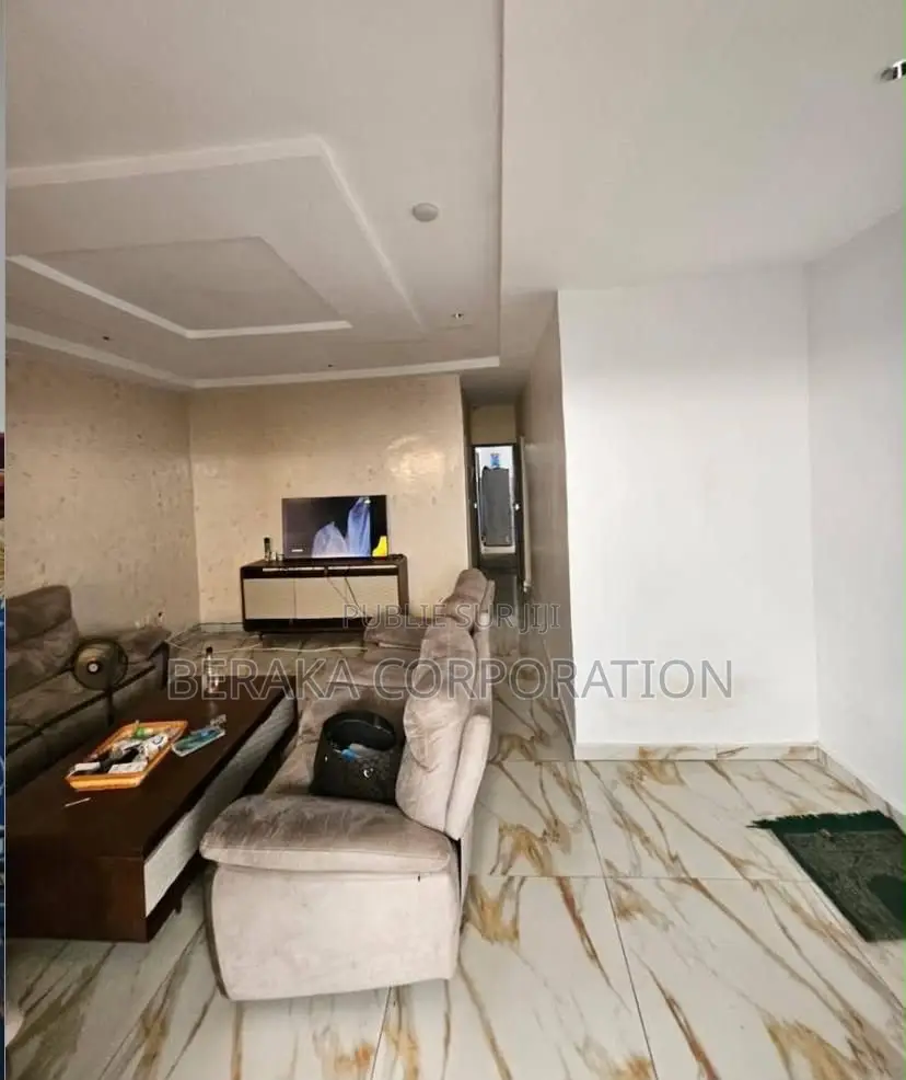 3chbre Villa dans Beraka Corporation, Cocody à Vendre