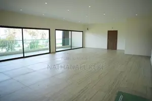 Appartement Et Magasins en Vente