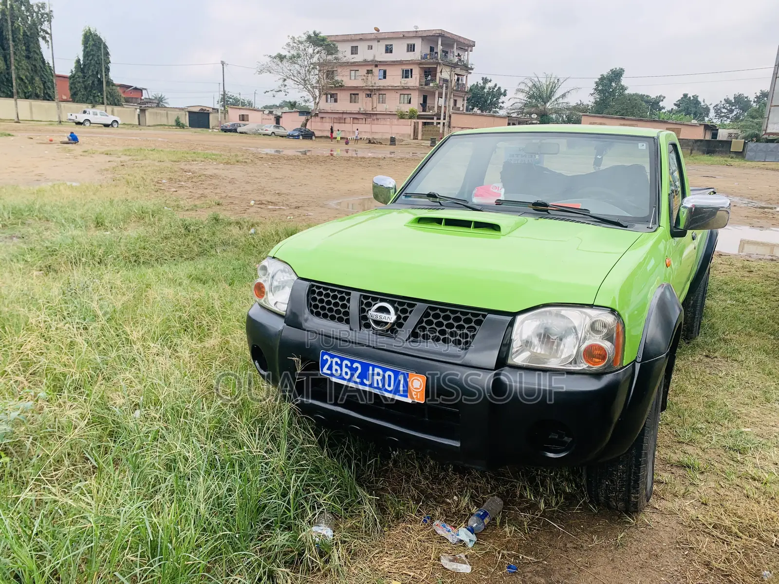 Nissan Hardbody 2014 Vert