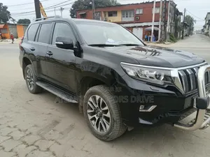 Toyota Land Cruiser Prado 2023 Noir