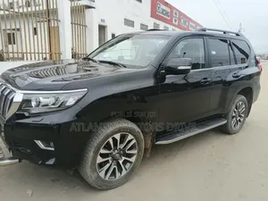 Toyota Land Cruiser Prado 2023 Noir