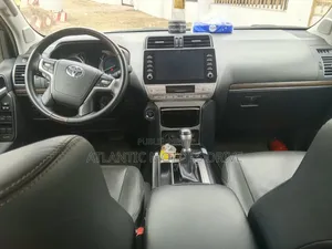 Toyota Land Cruiser Prado 2023 Noir