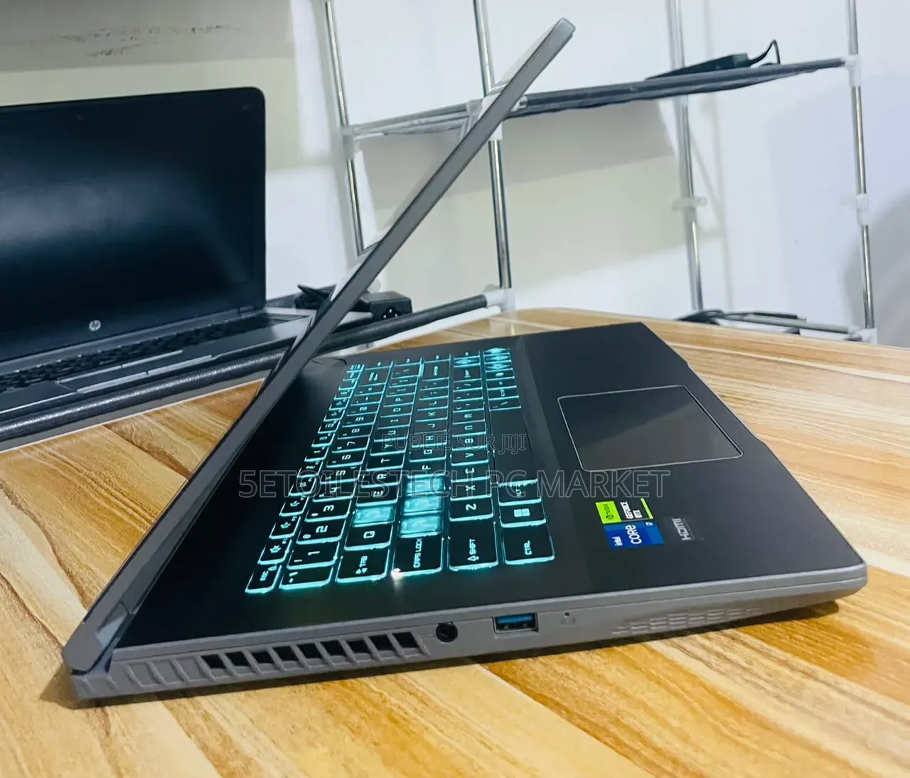 Nouveau Ordinateur portable MSI GF75 Thin 16GB Intel Core i7 SSD 512GB