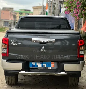 Mitsubishi L200 2022 Noir Mat
