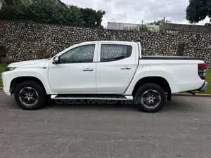 Mitsubishi L200 2022 Blanc