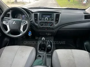Mitsubishi L200 2022 Blanc
