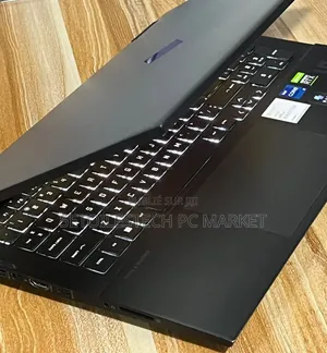 Nouveau HP Omen 15-dh002nr 16GB Intel Core i7 SSD 512GB
