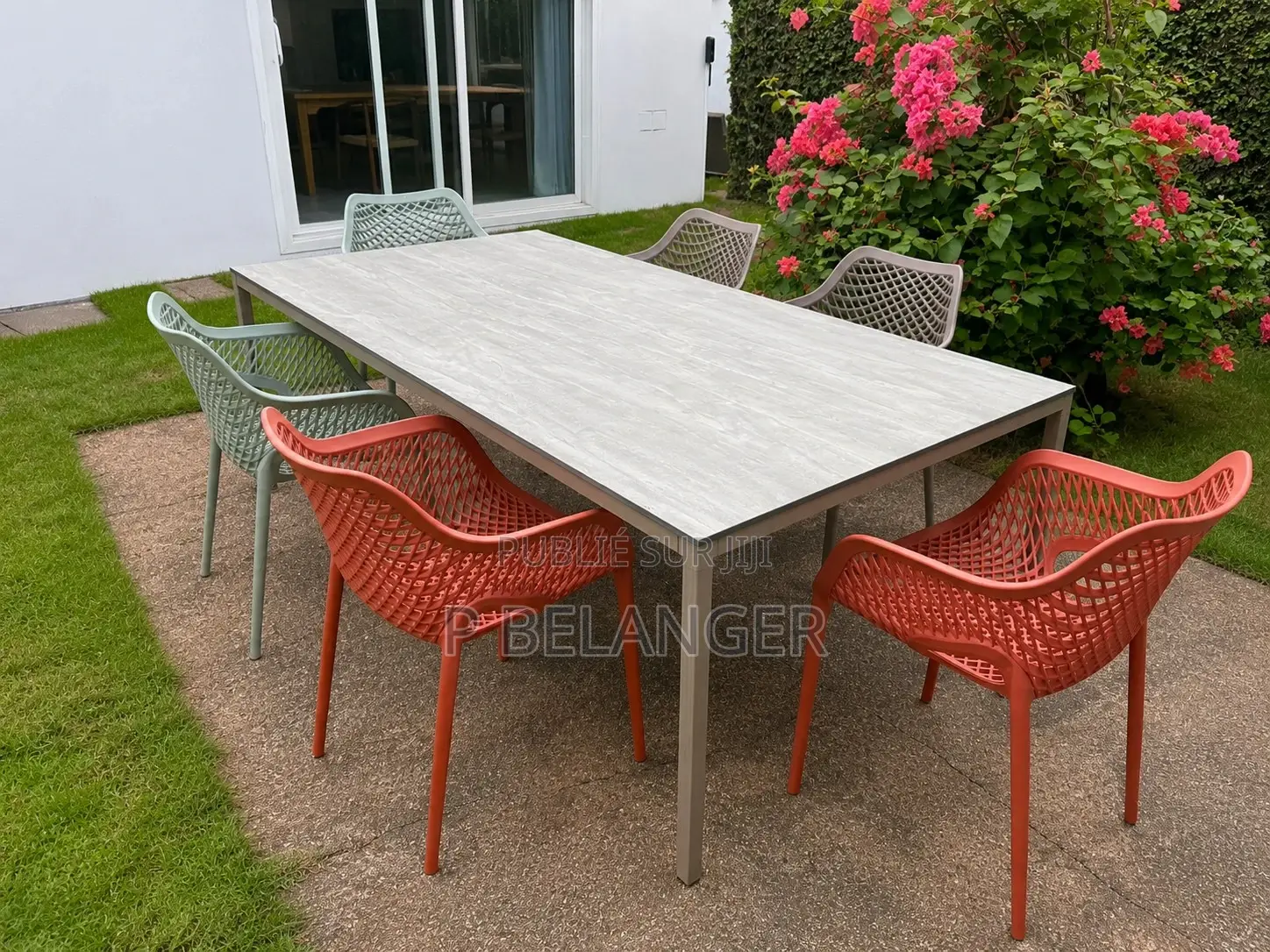 Table De Jardin + Chaises