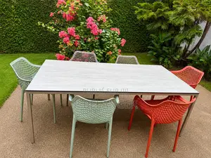 Table De Jardin + Chaises