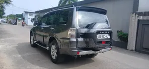 Mitsubishi Pajero V90 3.0 V6 GL 2018 Gris
