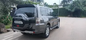 Mitsubishi Pajero V90 3.0 V6 GL 2018 Gris